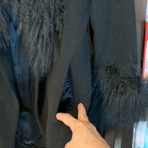 Lambswool coat with karakul lamb fur - Picture 7 of 8